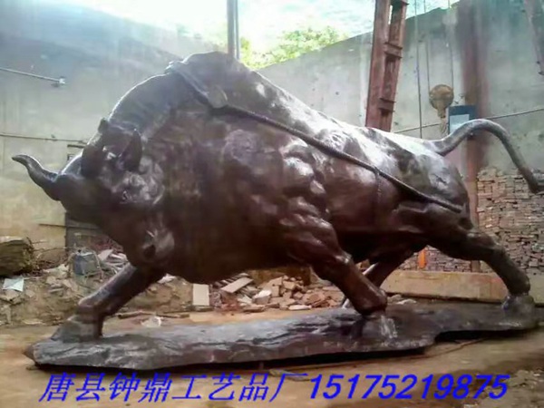 牛雕塑 
