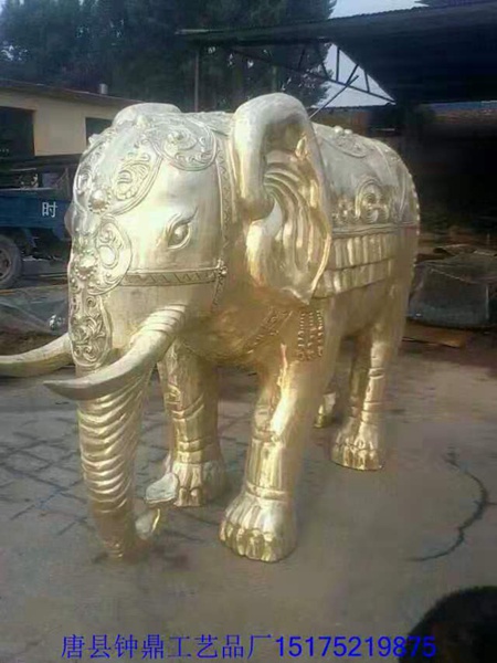 大象雕塑 