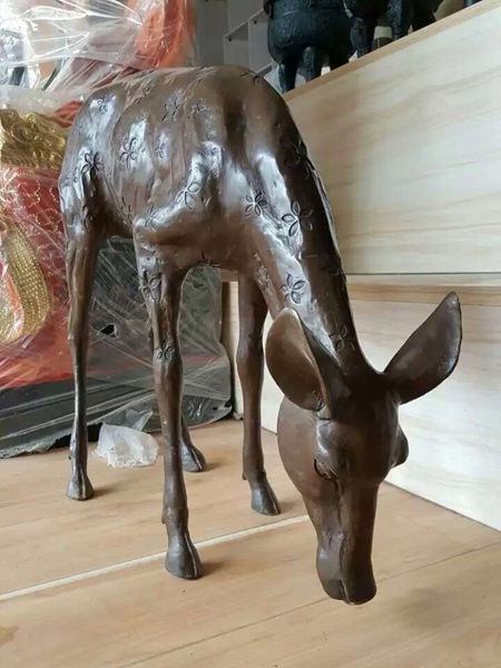 鹿雕塑 