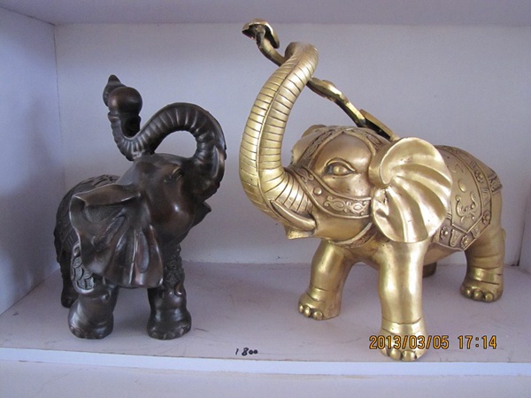 大象雕塑 